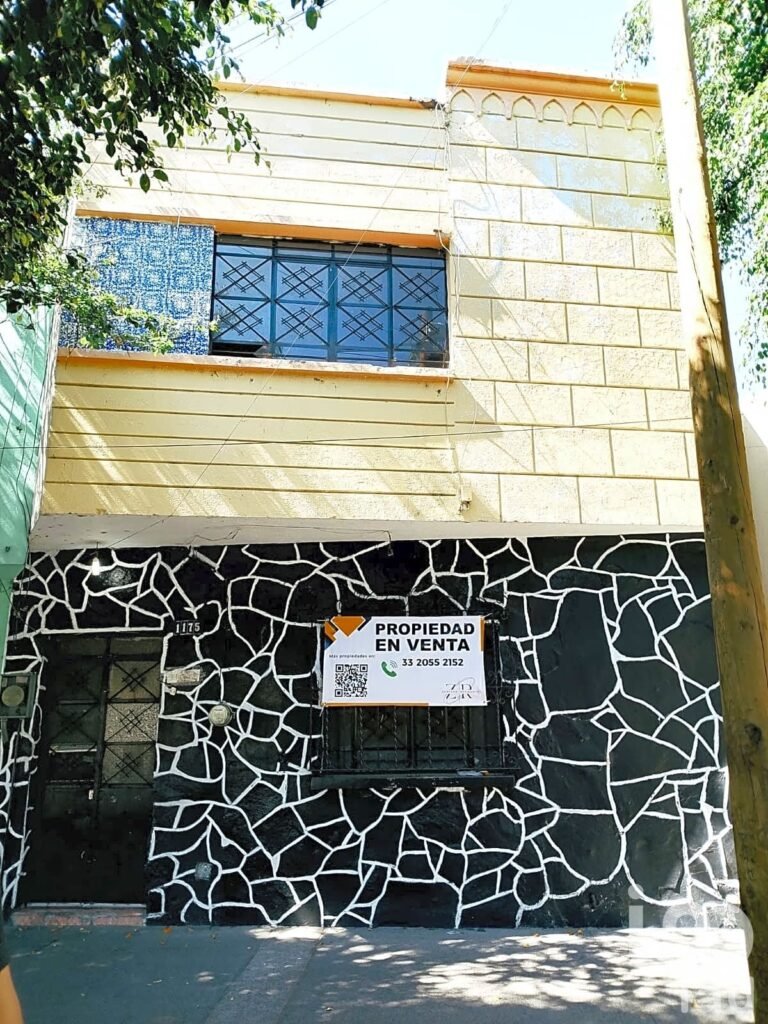 CASA EN VENTA EN AV AVILA CAMACHO