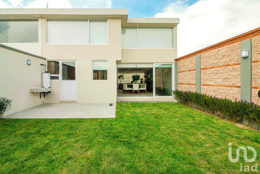 Casa en Calimaya con Jardín y Amenidades a 15 min de Metepec