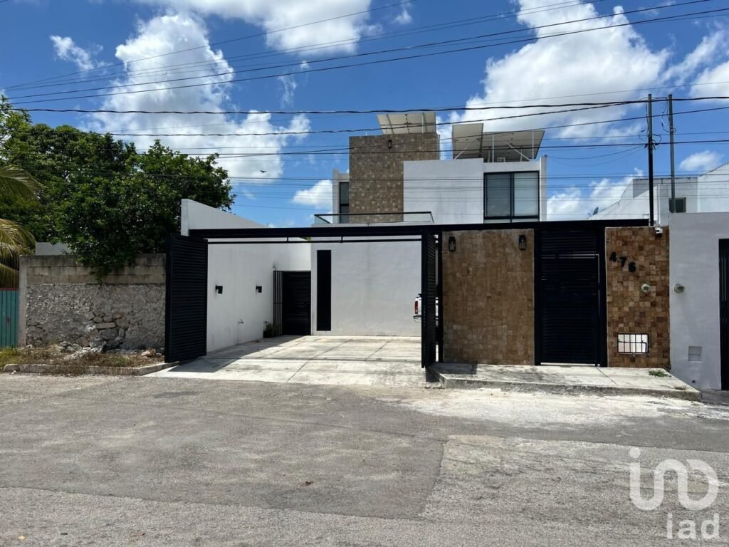 MODERNA CASA EN RENTA EN CHICHI SUAREZ, YUCATAN