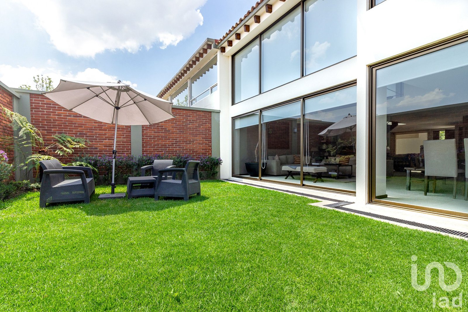 Casa de lujo en Calimaya | Jardín Amplio + Amenidades | A 15 min de Metepec | Modelo Málaga