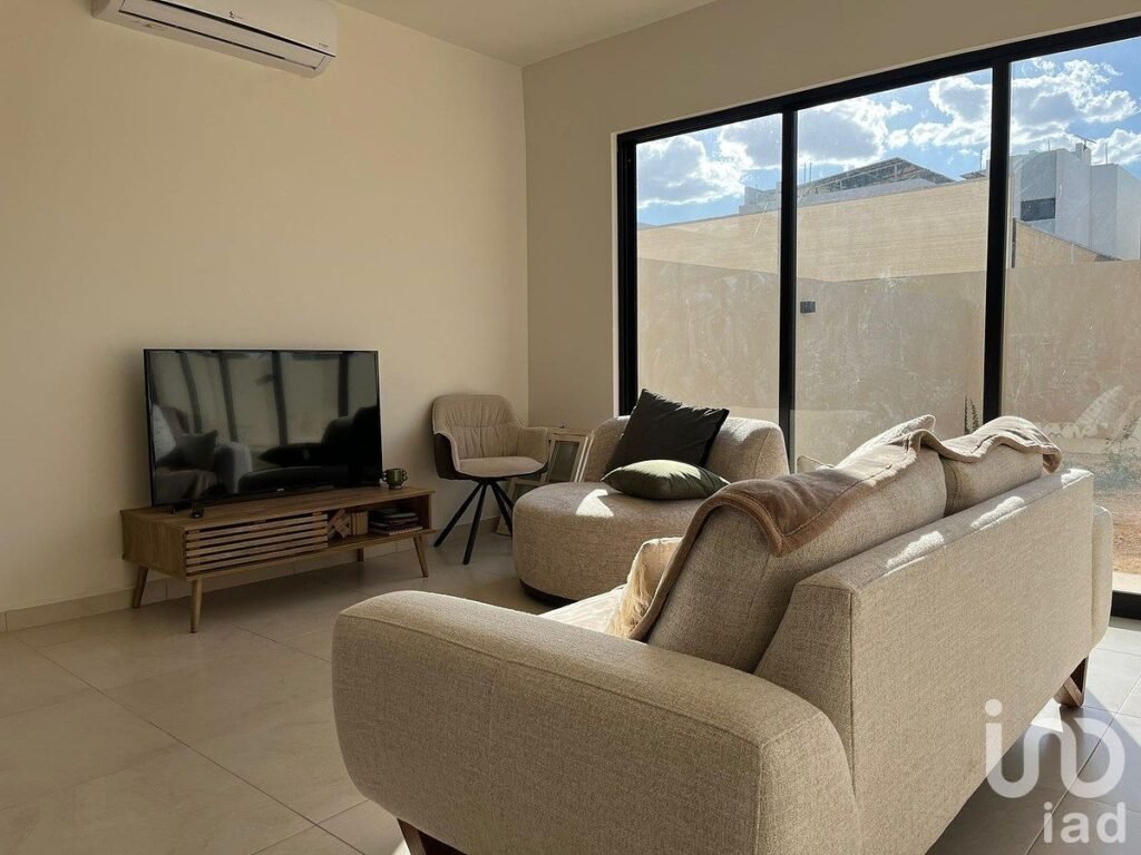 BELLA CASA EN RENTA EN PRIVADA NAIA EN CONKAL, YUCATAN