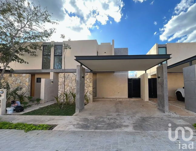 BELLA CASA EN RENTA EN PRIVADA NAIA EN CONKAL, YUCATAN