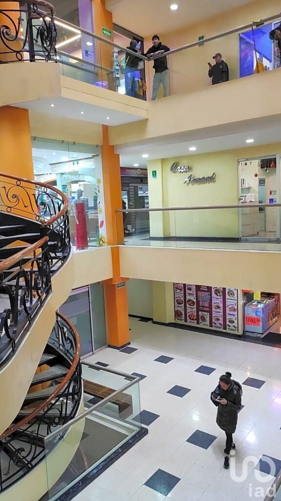 Renta de local comercial en insurgentes sur.