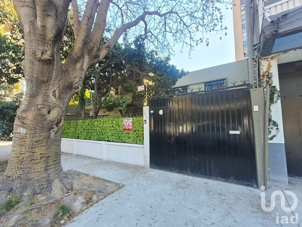 Casa en Venta ubicada en Miguel Hidalgo, Los Morales Secc. Las Palmas
