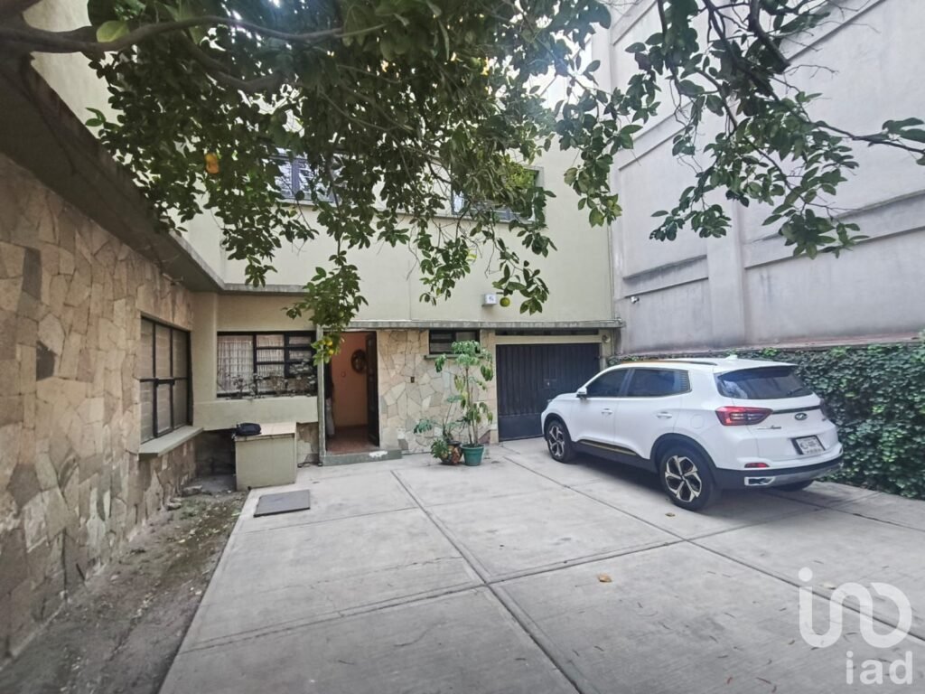 Casa en Venta ubicada en Miguel Hidalgo, Los Morales Secc. Las Palmas