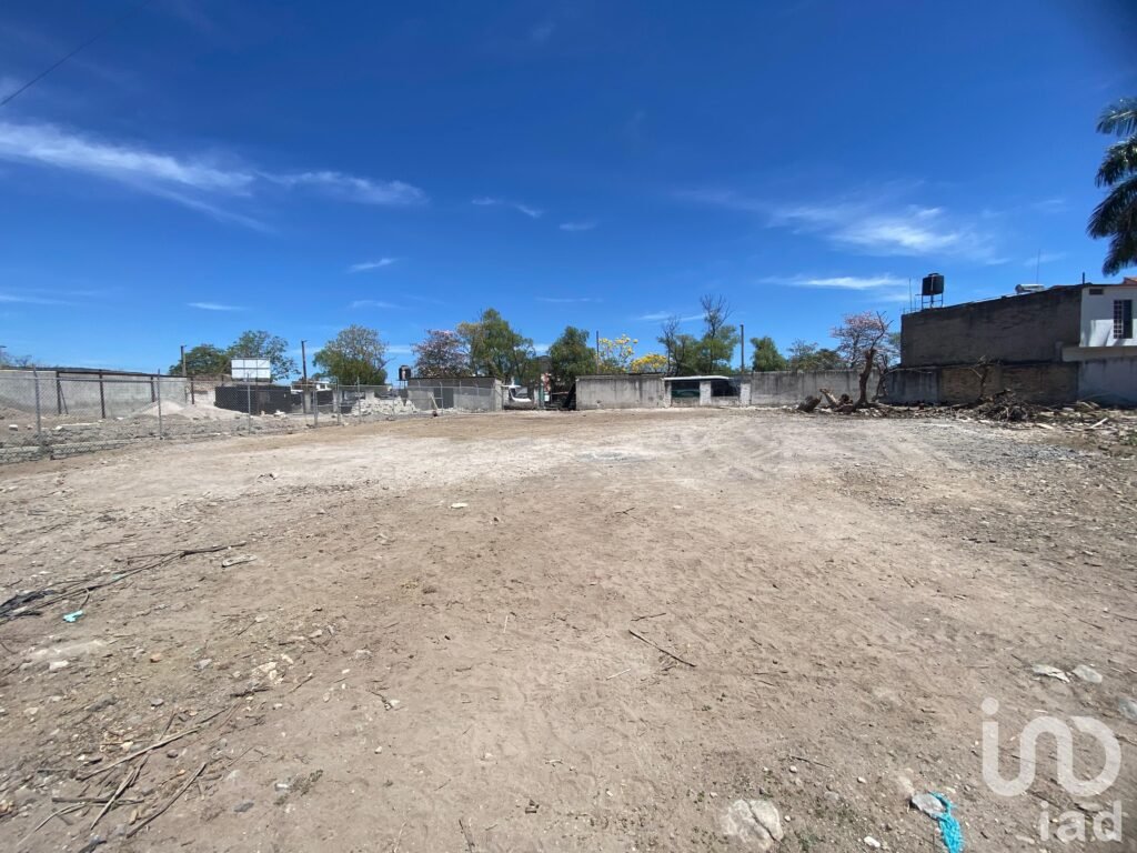 Terreno en venta, potencial comercial, zona de alto flujo, listo para desarrollar, 1,104 m2.