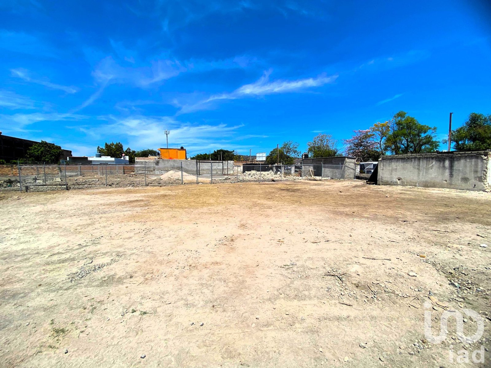 Terreno en venta, potencial comercial, zona de alto flujo, listo para desarrollar, 1,104 m2. Terreno en venta, potencial comercial, zona de alto flujo, listo para desarrollar, 1,104 m2.