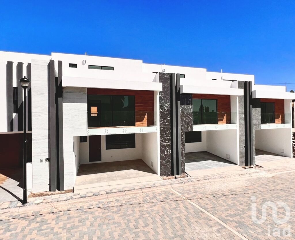 Casa en venta frente a Plaza San Diego, San Pedro Cholula, a unos minutos de UDLAP y UVM