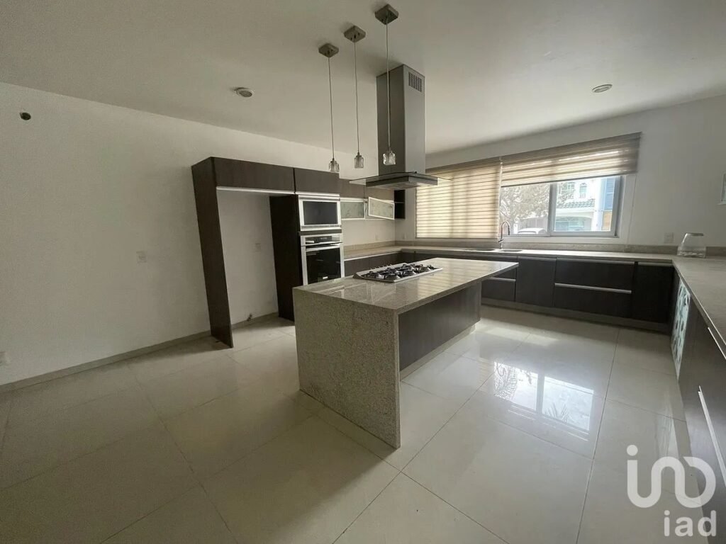 Casa en Venta en Coto Arboledas Valle Real, Zapopan, Jalisco