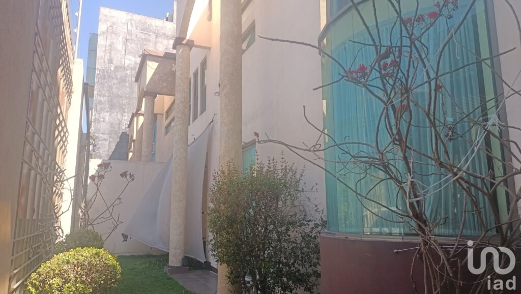 CASA EN VENTA CALLE PIRULES Y VIADUCTO RIOS DE LAS AVENIDAS, COLONIA DE LOS MAESTROS
