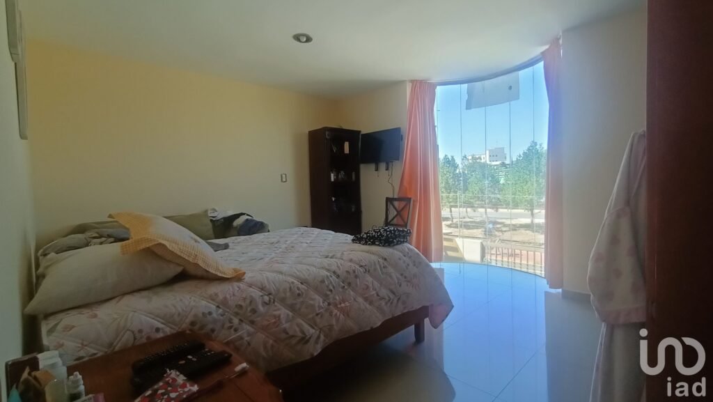CASA EN VENTA CALLE PIRULES Y VIADUCTO RIOS DE LAS AVENIDAS, COLONIA DE LOS MAESTROS