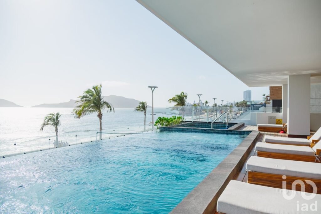 Departamento en Venta Isla Diamante Con Vista al Mar en el Av. del Mar Mazatlán