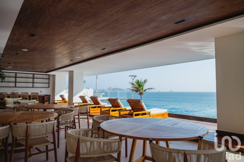 Departamento en Venta Isla Diamante Con Vista al Mar en el Av. del Mar Mazatlán