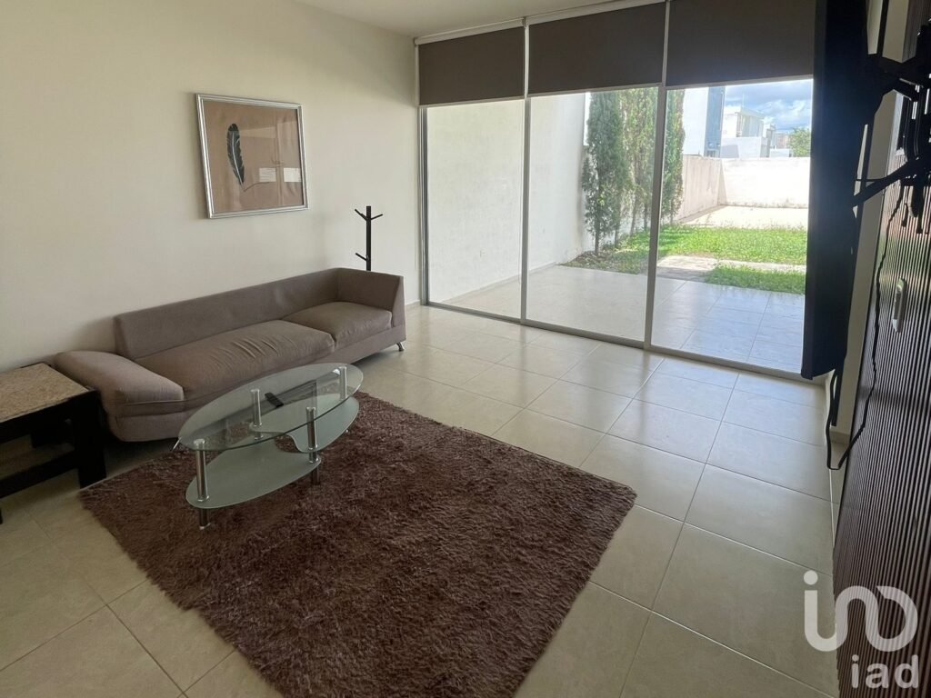 HERMOSA CASA EN RENTA EN PRIVADA CHOLUL, YUCATAN