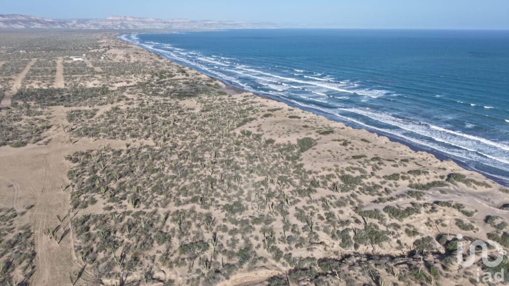 Terreno frente a playa El Quelele, La Paz, B.C.S.