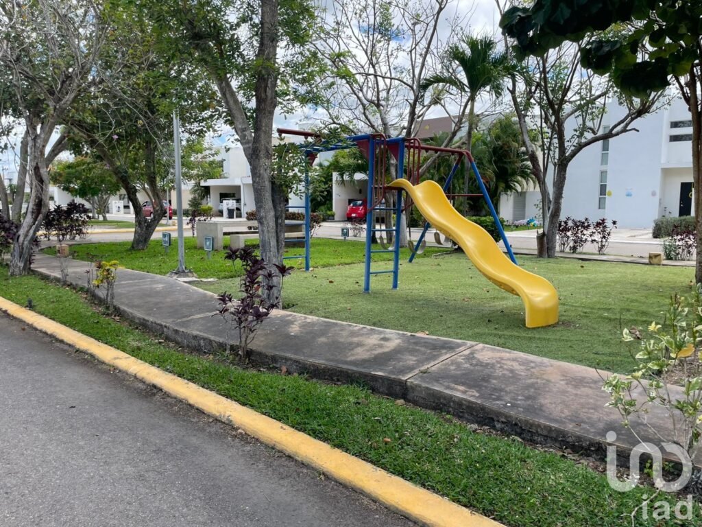 HERMOSA CASA EN VENTA SALOMEA PRIVADA, CHOLUL, MERIDA