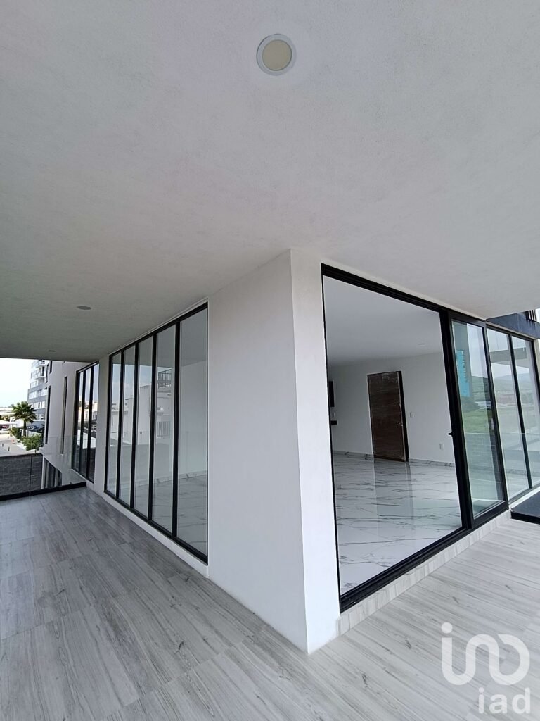 RENTA DE DEPARTAMENTO EN JURIQUILLA CON AMENIDADES