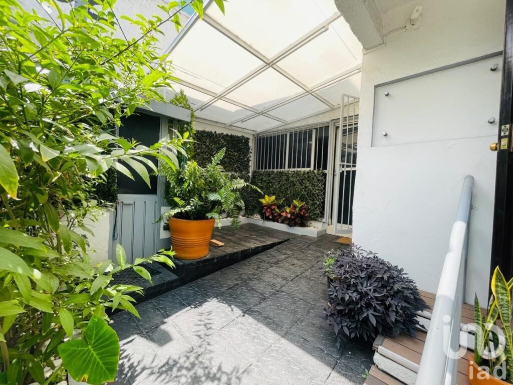 Renta piso para consultorios, farmacia o laboratorio, Ciudad Satélite, Naucalpan de Juárez