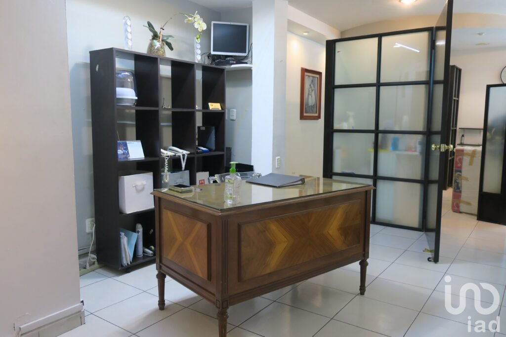 Renta piso para consultorios, farmacia o laboratorio, Ciudad Satélite, Naucalpan de Juárez