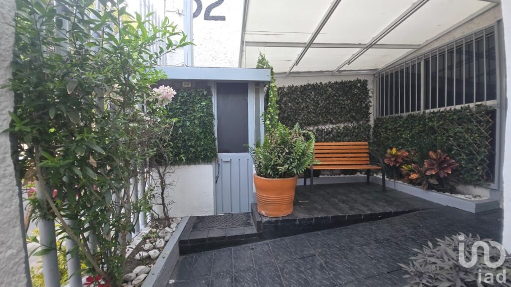 Renta piso para consultorios, farmacia o laboratorio, Ciudad Satélite, Naucalpan de Juárez