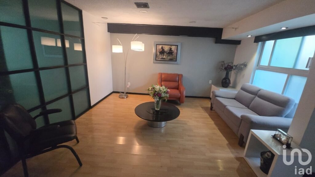 Renta piso para consultorios, farmacia o laboratorio, Ciudad Satélite, Naucalpan de Juárez