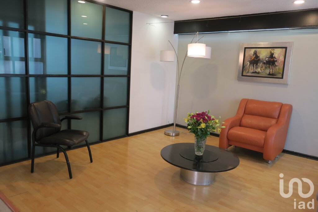 Renta piso para consultorios, farmacia o laboratorio, Ciudad Satélite, Naucalpan de Juárez