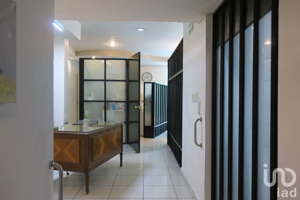 Renta piso para consultorios, farmacia o laboratorio, Ciudad Satélite, Naucalpan de Juárez