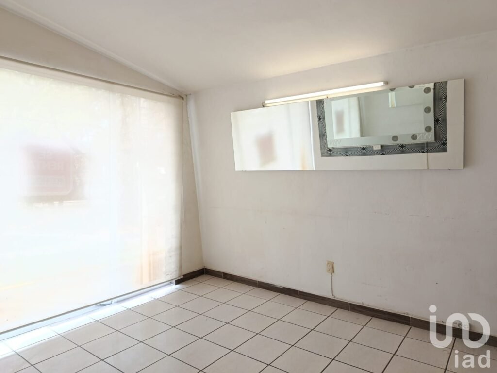 Locales comerciales en renta sobre Blvd. García de León – Excelente ubicación