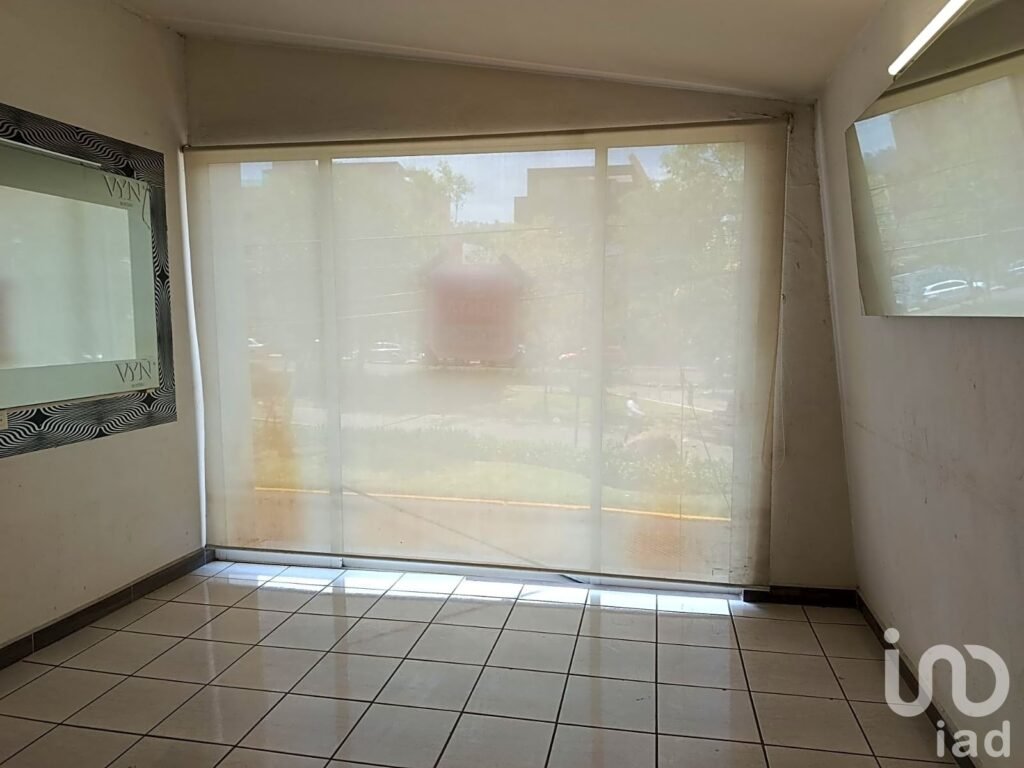 Locales comerciales en renta sobre Blvd. García de León – Excelente ubicación