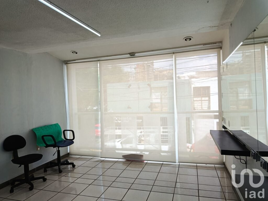 Locales comerciales en renta sobre Blvd. García de León – Excelente ubicación