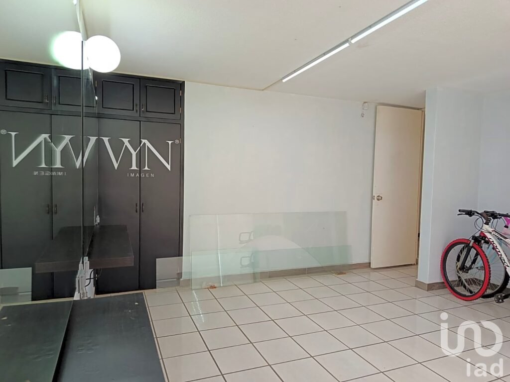 Locales comerciales en renta sobre Blvd. García de León – Excelente ubicación