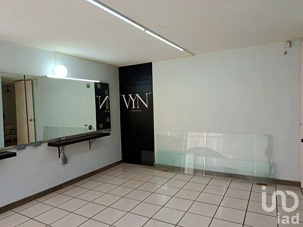 Locales comerciales en renta sobre Blvd. García de León – Excelente ubicación