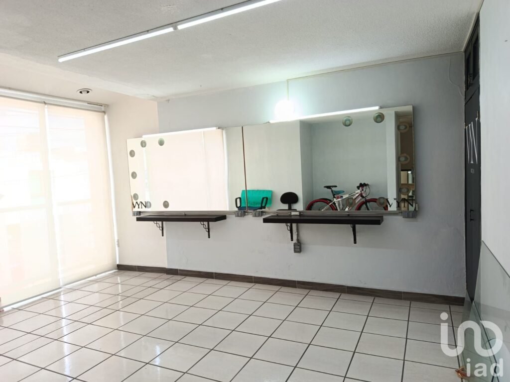 Locales comerciales en renta sobre Blvd. García de León – Excelente ubicación