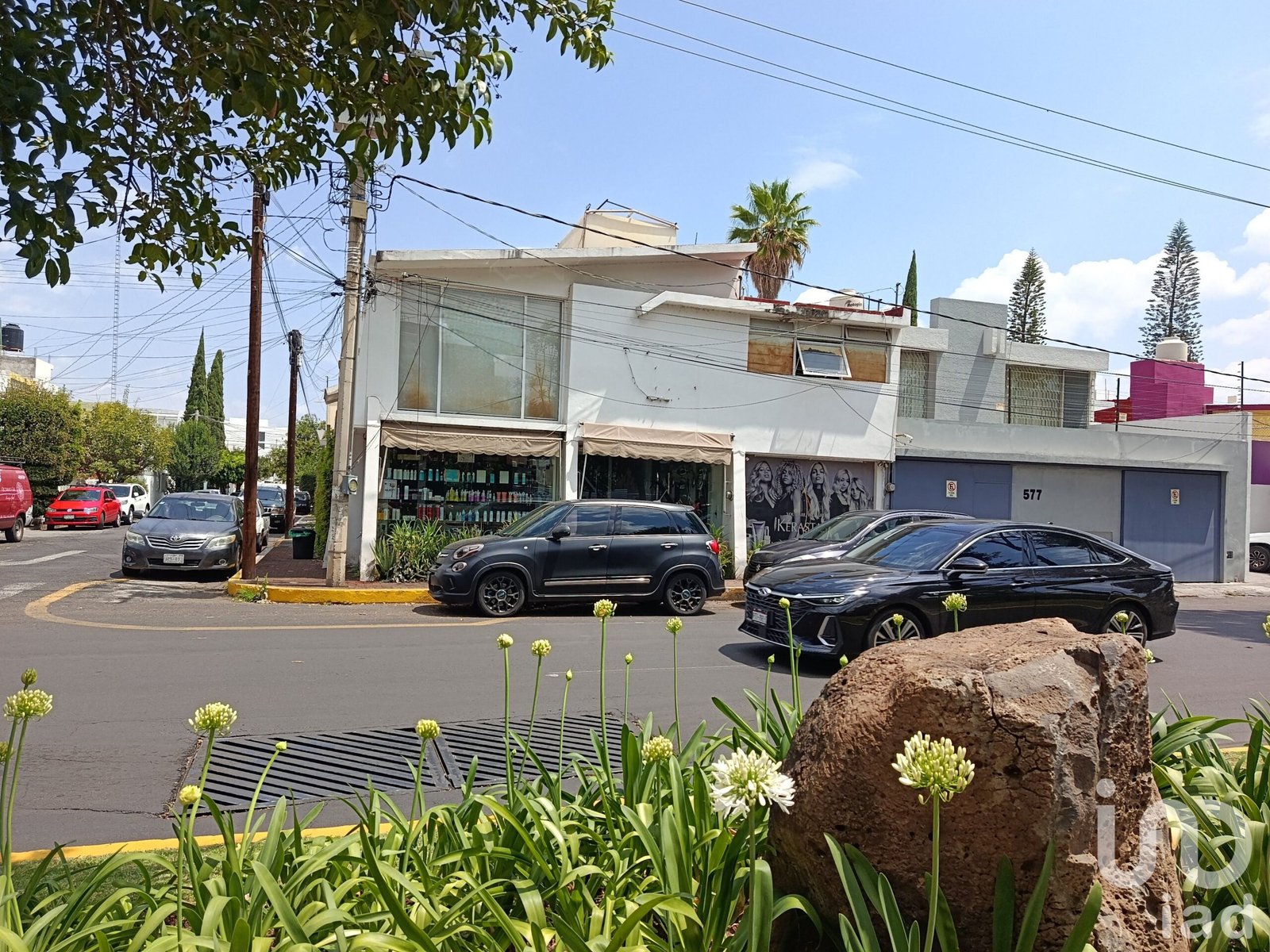 Locales comerciales en renta sobre Blvd. García de León – Excelente ubicación