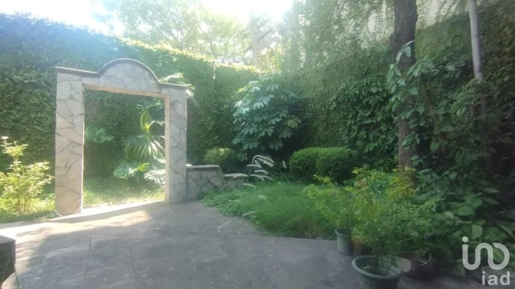 Se renta LOCAL en Av. Revolución