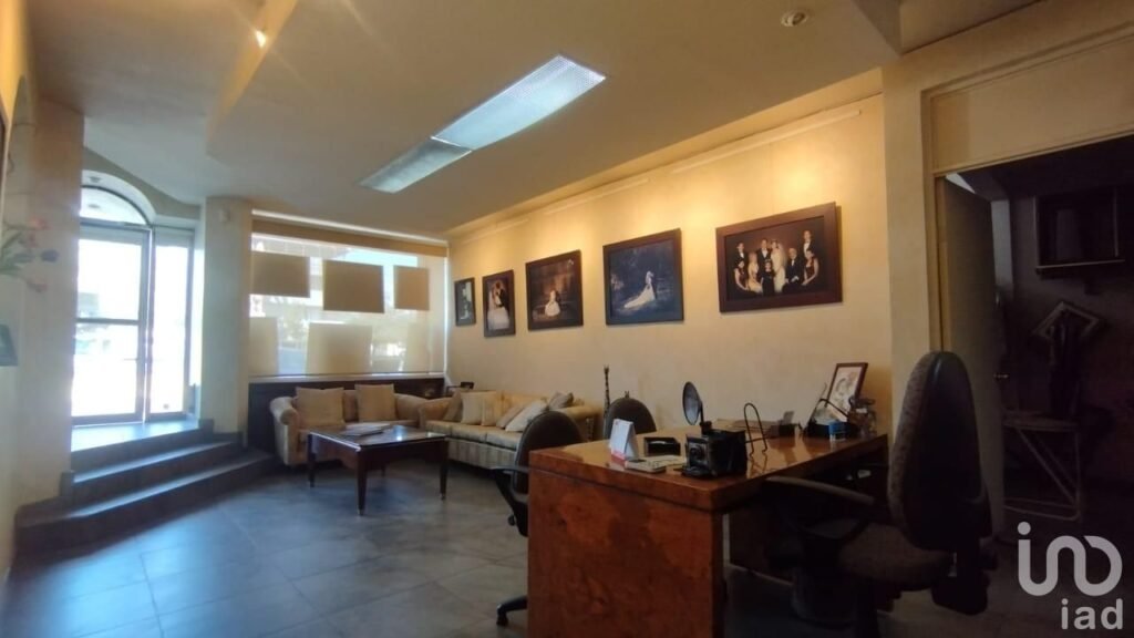 Se renta LOCAL en Av. Revolución