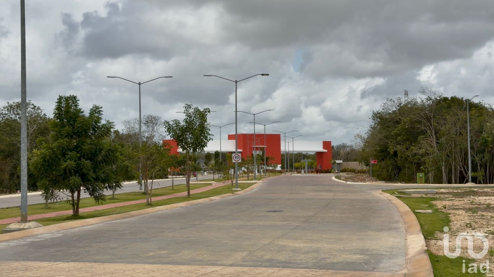 Terreno dentro de residencial privado en Cancún.