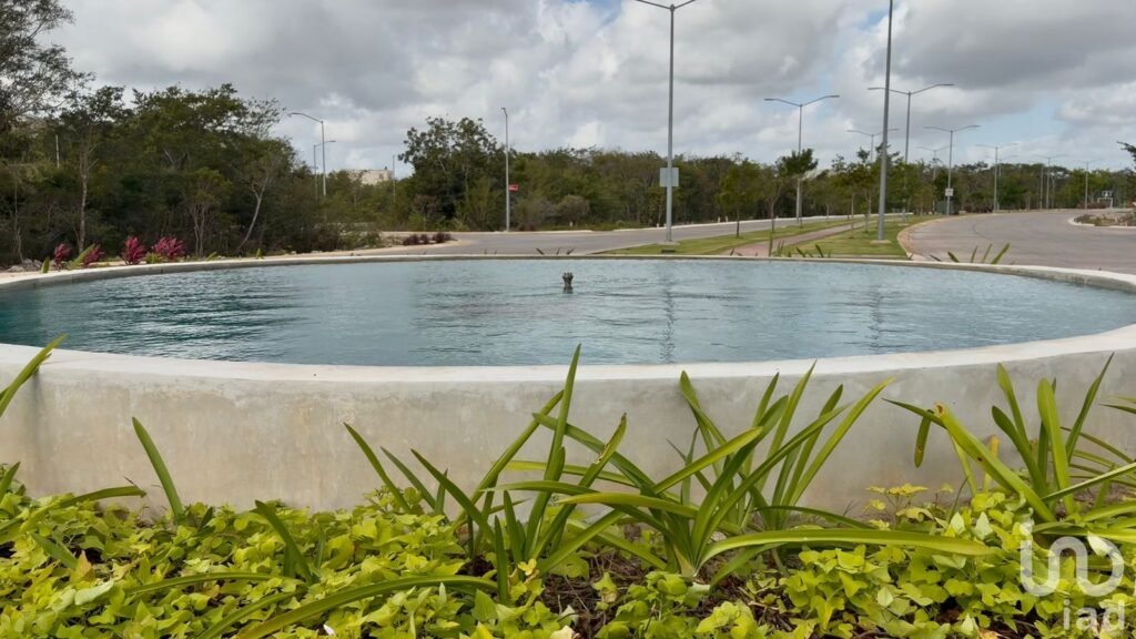 Terreno dentro de residencial privado en Cancún.