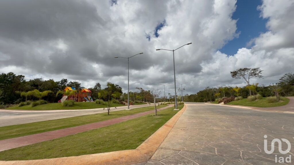 Terreno dentro de residencial privado en Cancún.