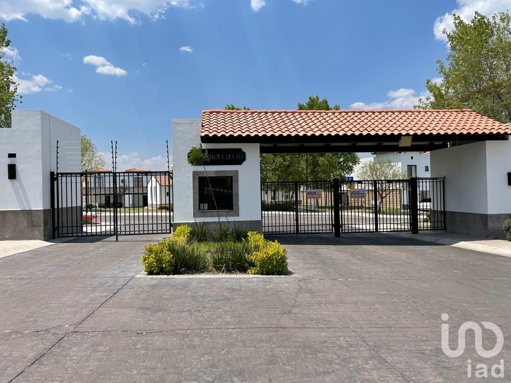 CASA EN RENTA LA ARBOLEDA SAN ISIDRO JURIQUILLA QUERETARO
