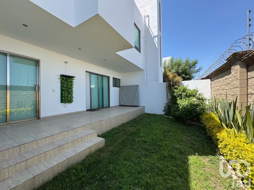 Casa en renta en Lomas de Angelopolis III, Santa Clara Ocoyucan, Puebla (Chedraui Selecto)