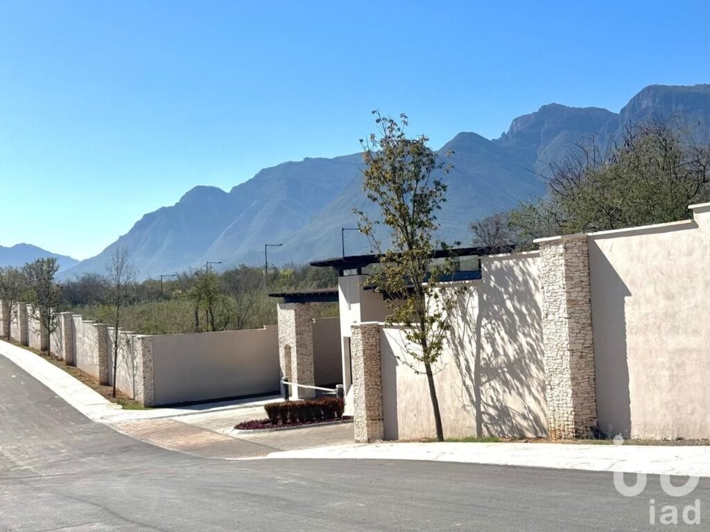 Venta terreno / lote residencial, Zona El Barrial