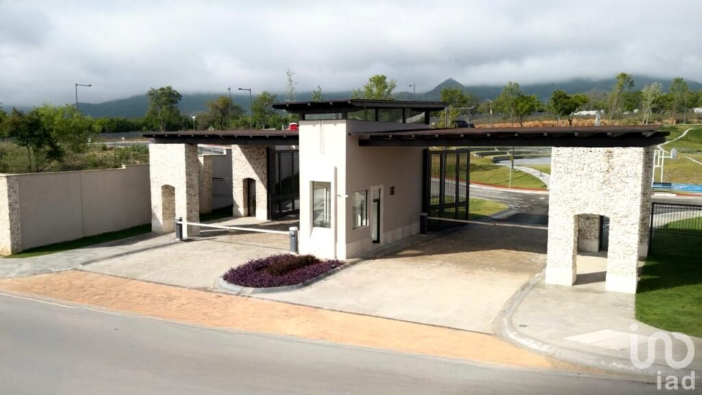 Venta terreno / lote residencial, Zona El Barrial