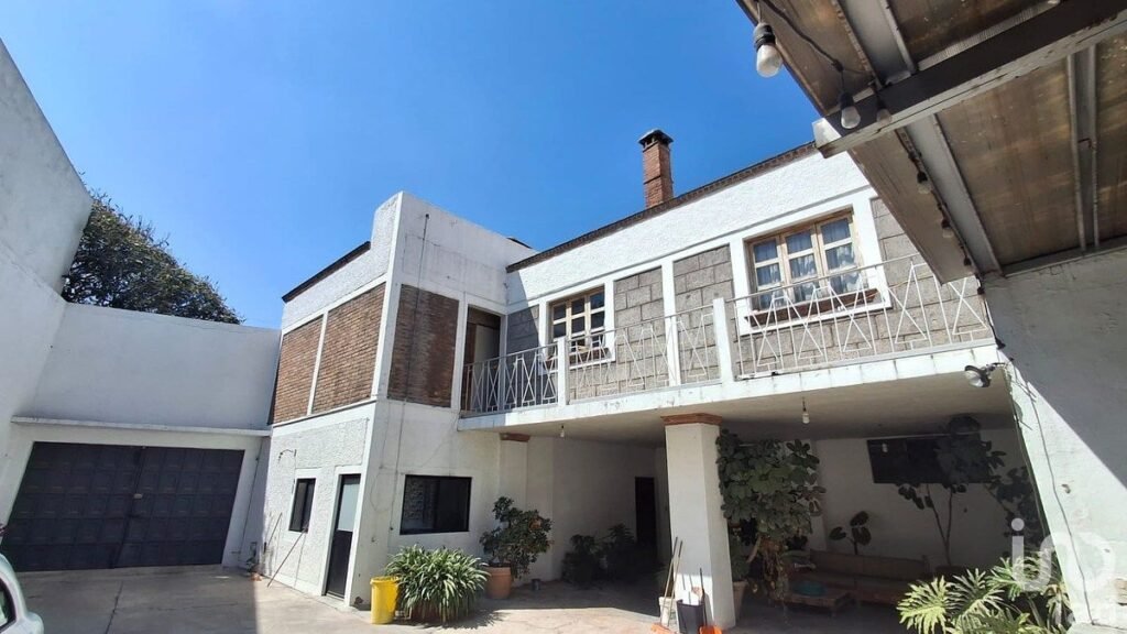Casa en Renta con Local Comercial en Arquitos Querétaro