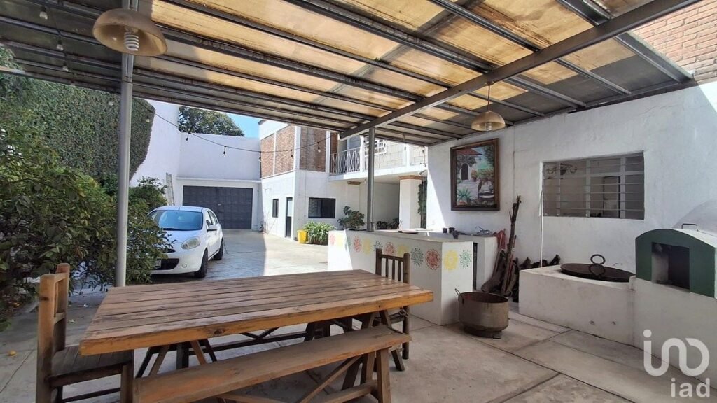 Casa en Renta con Local Comercial en Arquitos Querétaro