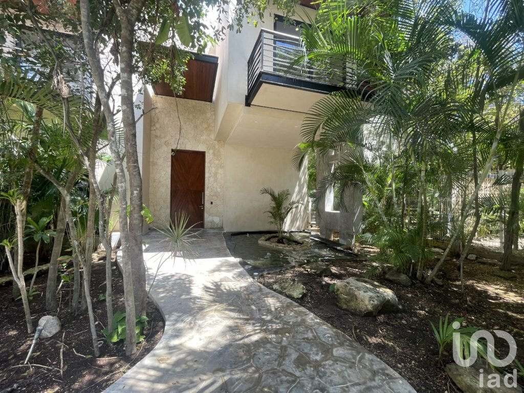 Casa en Venta en Tulum | 4 Recámaras Funcionales, Alberca, 750 m2 Terreno cerca Zona Hotelera
