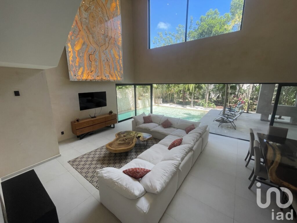 Casa en Venta en Tulum | 4 Recámaras Funcionales, Alberca, 750 m2 Terreno cerca Zona Hotelera