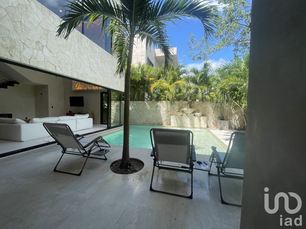 Casa en Venta en Tulum | 4 Recámaras Funcionales, Alberca, 750 m2 Terreno cerca Zona Hotelera