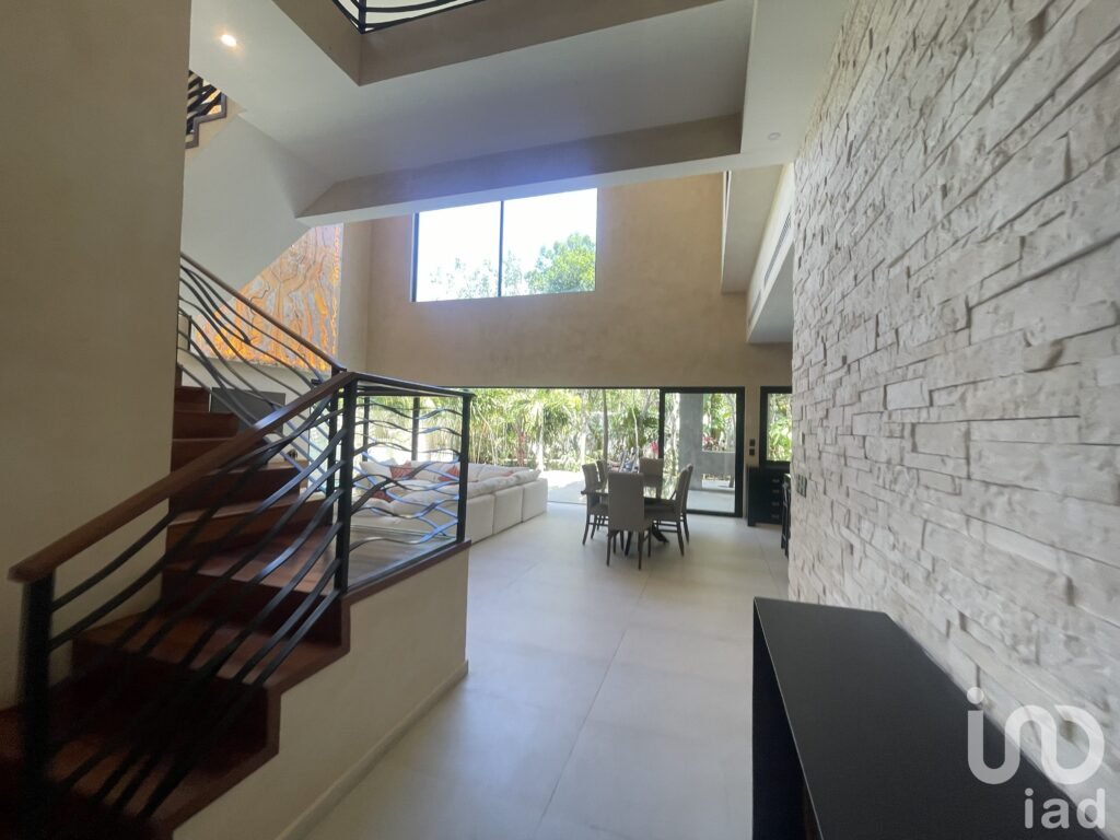 Casa en Venta en Tulum | 4 Recámaras Funcionales, Alberca, 750 m2 Terreno cerca Zona Hotelera