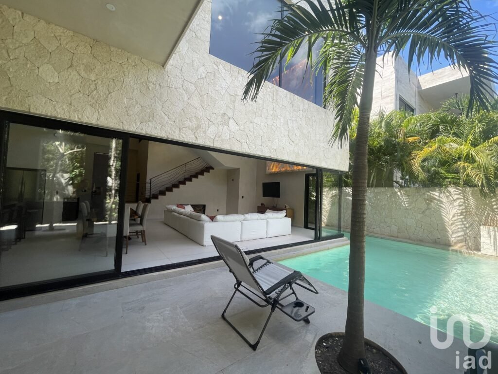 Casa en Venta en Tulum | 4 Recámaras Funcionales, Alberca, 750 m2 Terreno cerca Zona Hotelera